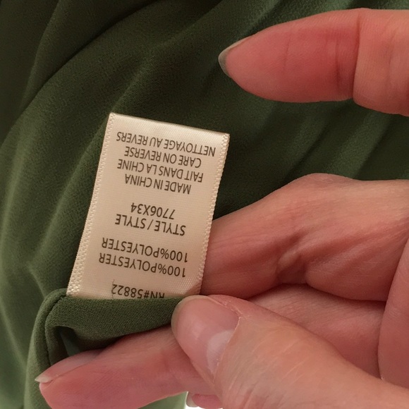 NWT Max Studio Olive Green Flowy Top - Picture 5 of 6